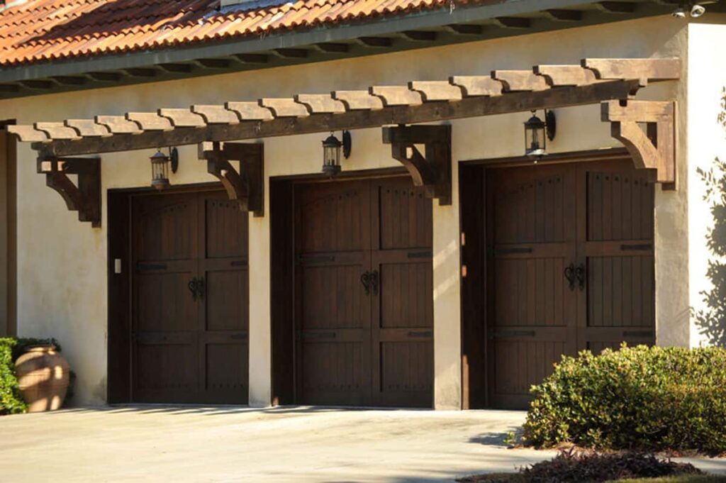 signature-carriage-wood-door-MAIN-wide