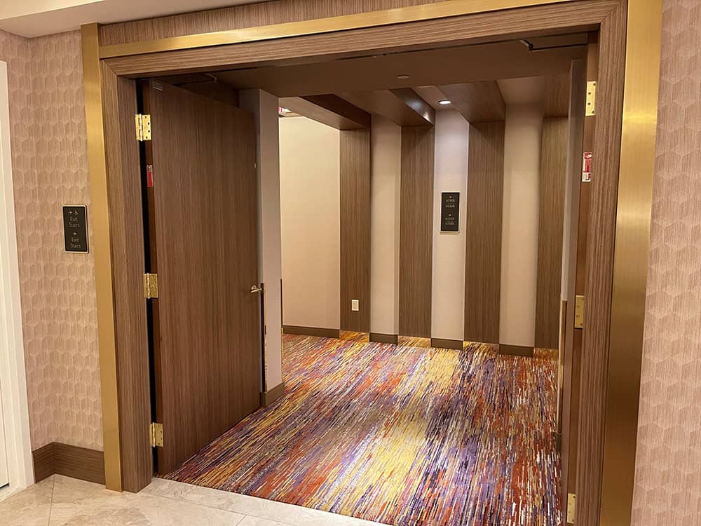 Vortexdoors - Hotel Corridor