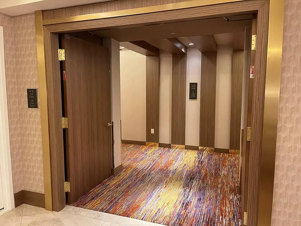 Vortexdoors - Hotel Corridor