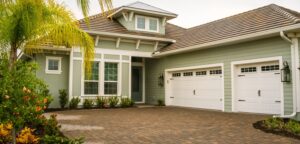 Home garage door in Tampa